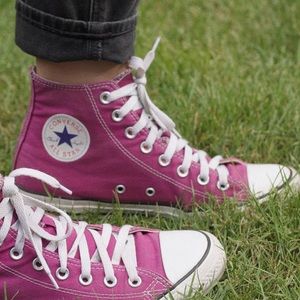 Converse high tops magenta